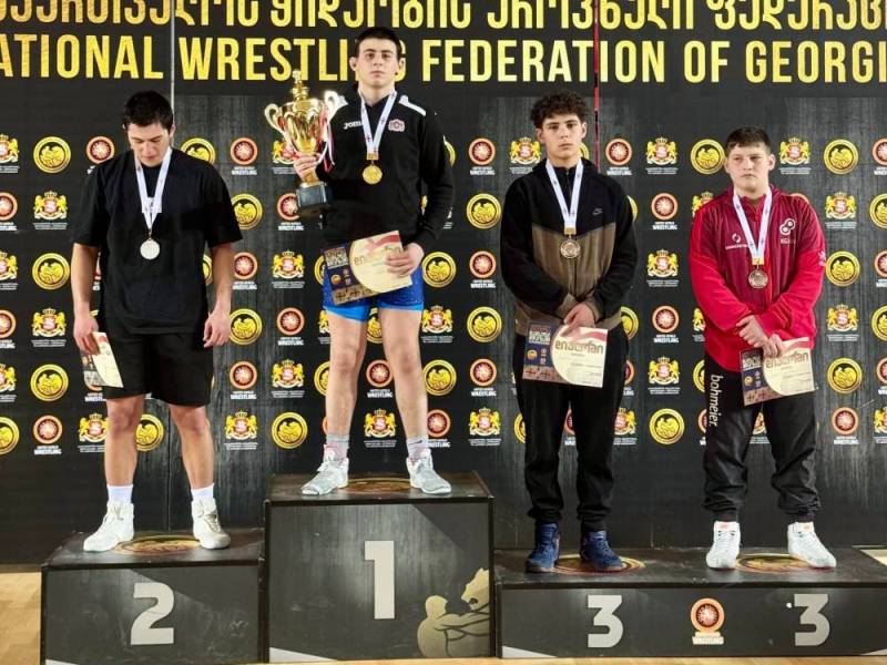 ცაგერის კომპლექსური სასპორტო სკოლის ჭიდაობის კლუბ ,,თაკვერის" ფალავანი   ცოტნე სილაგაძე (მწვრთნელები მამუკა მახარობლიძე და თორნიკე ბურჯალიანი), თავისუფალ ჭიდაობაში ჭაბუკთა შორის საქართველოს ჩემპიონატის ვერცხლის  პრიზიორია.